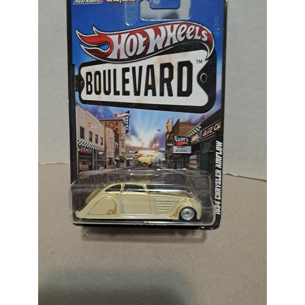 Hot Wheels Boulevard 1934 Chrysler Airflow Ahead of It's Time Real Riders HC10